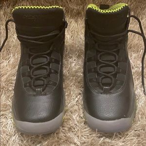 Air Jordan Retro 10 venom green! 👟